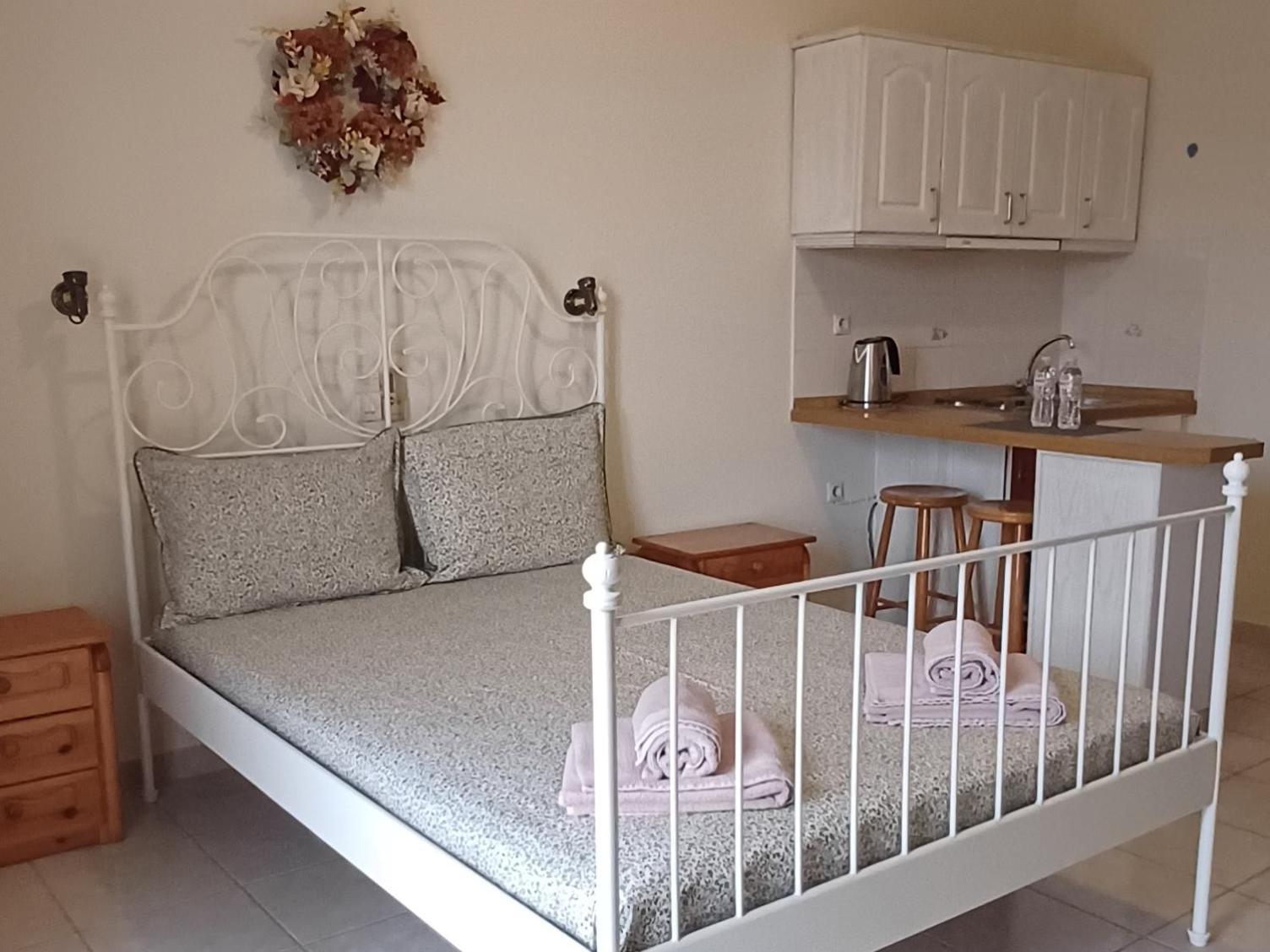 Flora Studios Corfu - Adults Only Μπενίτσες Δωμάτιο φωτογραφία